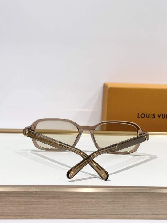 Picture of Louis Vuitton Sunglasses _SKUfw76989972fw